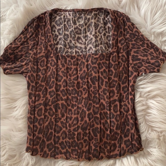 American Eagle Distressed Cheetah Cropped Top S - Picture 1 of 3